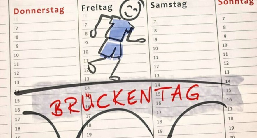 Illustration eines Brückentags im Kalender zwischen Donnerstag und Sonntag mit Strichmännchen auf der Brücke.